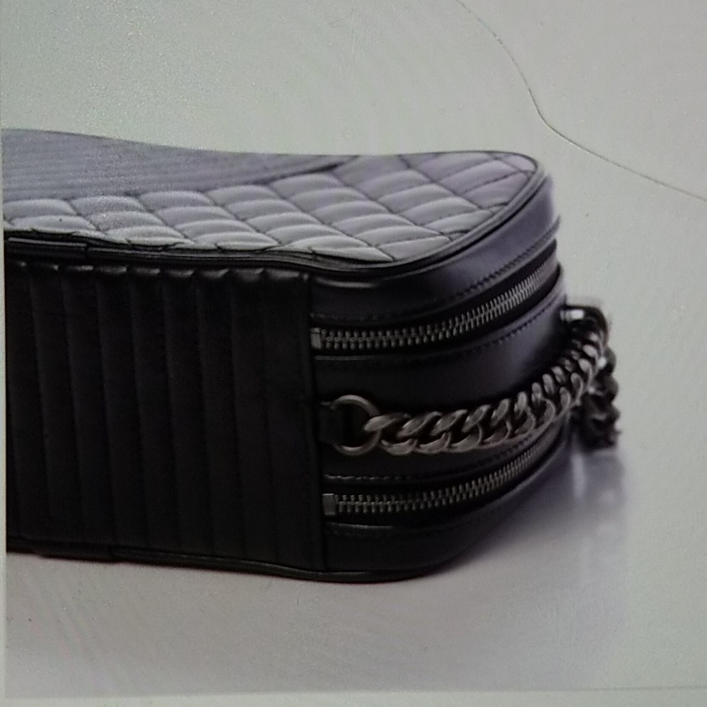 CHANEL  Small Glazed calfskin Coco boy camera bag - Picture 2 of 7